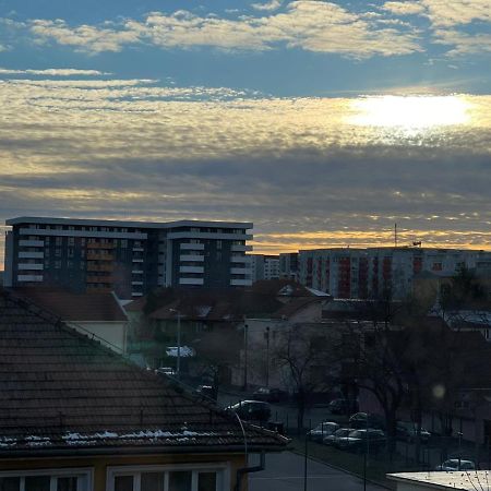 Angels Apartment Oradea Eksteriør billede