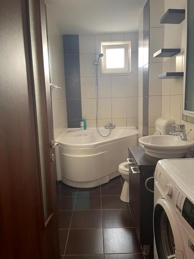 Angels Apartment Oradea Eksteriør billede