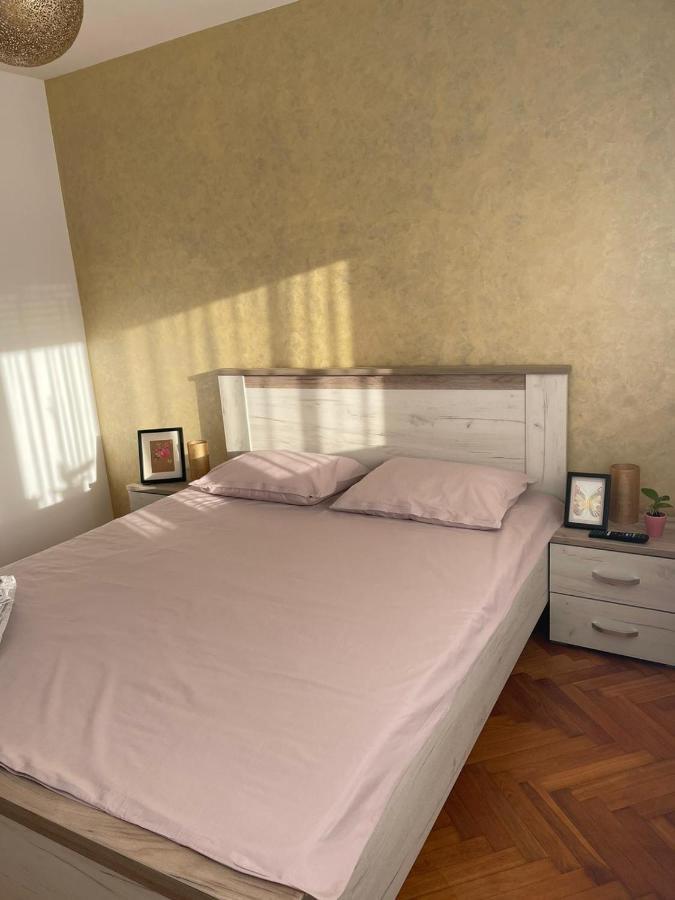 Angels Apartment Oradea Eksteriør billede